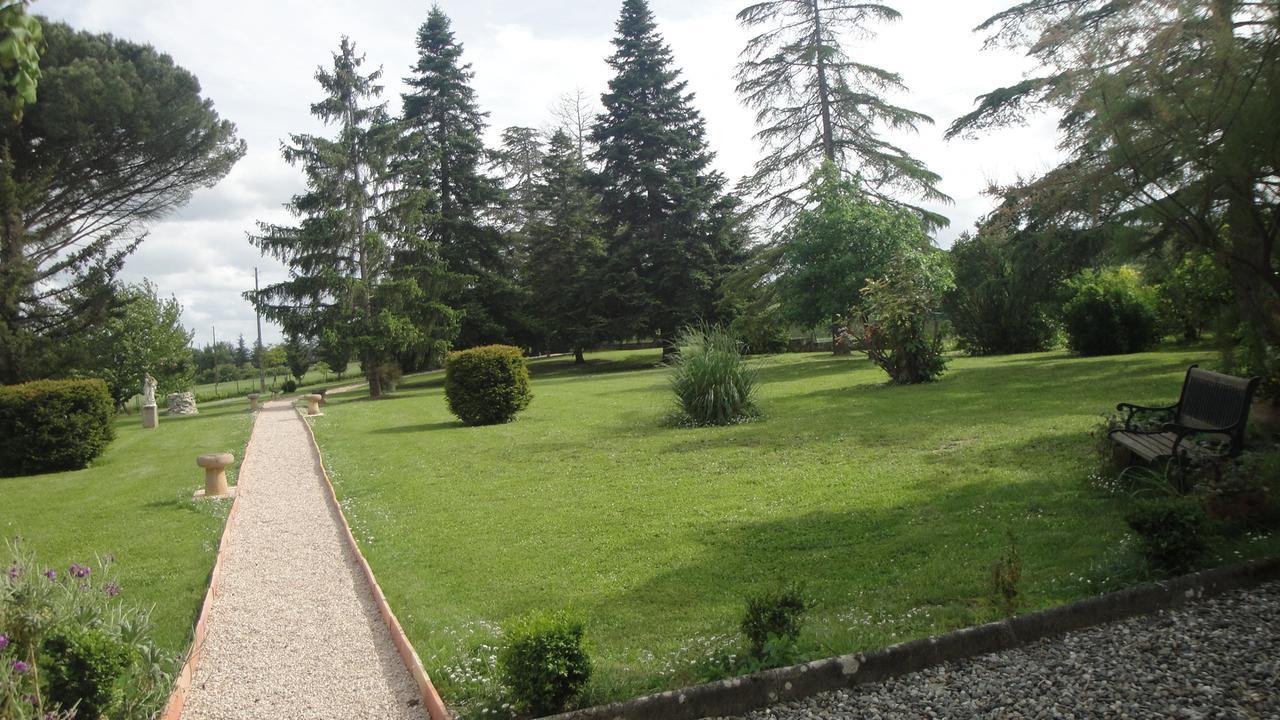 Domaine De Poudos Acomodação com café da manhã Auterive  Exterior foto